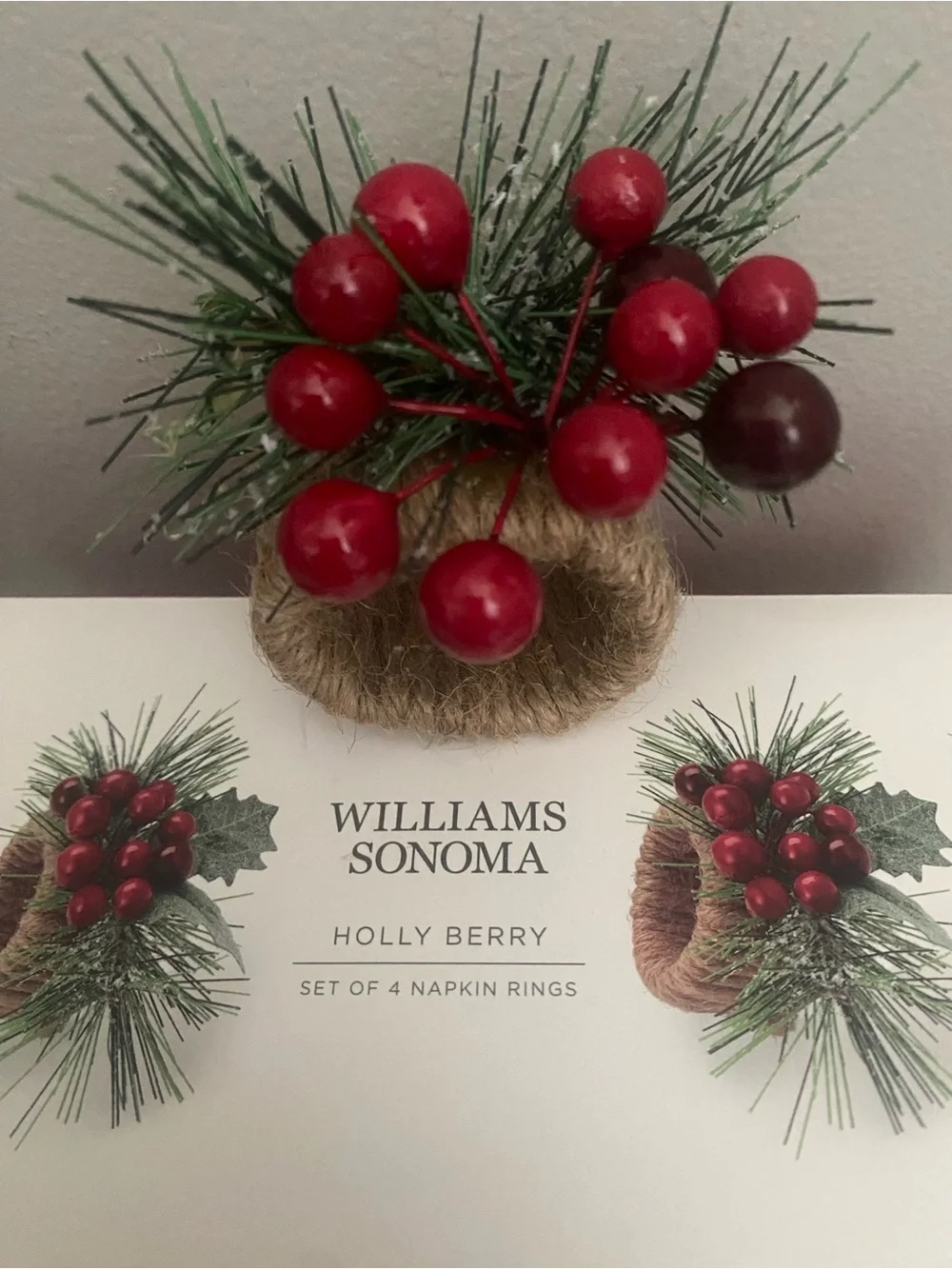 Williams Sonoma Holly Berry Napkin Rings Set of 4 NWT